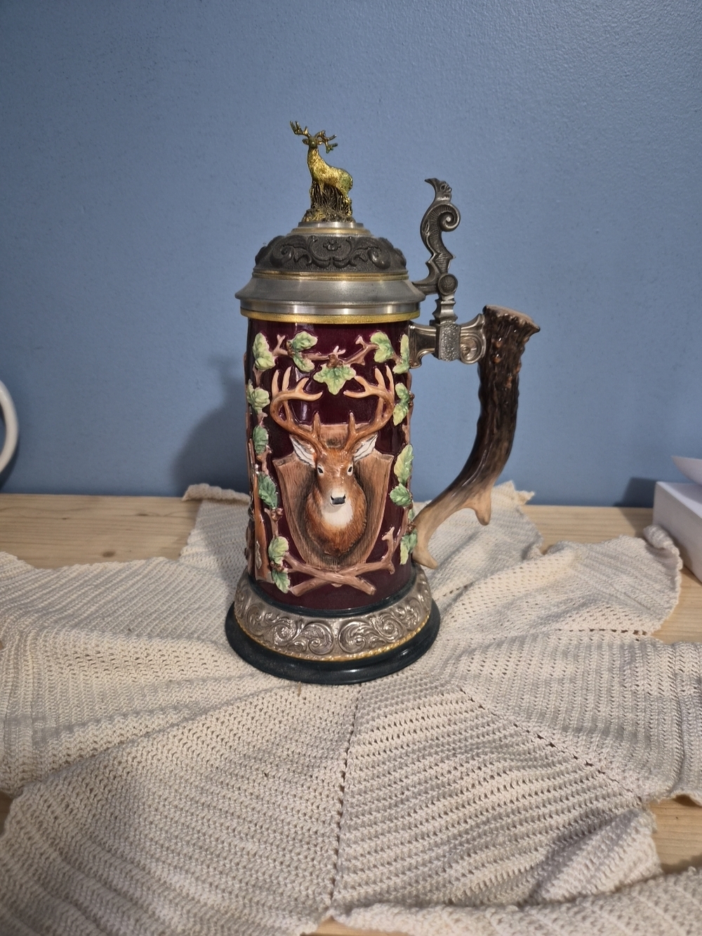 The Franklin Mint Official 10 Point Buck Sportsman Tankard by Rick Fields